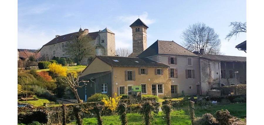 CENTRE VILLAGE (12 MINUTES CLUNY), BELLE PROPRIÉTÉ PRÊTE À RECEVOIR.