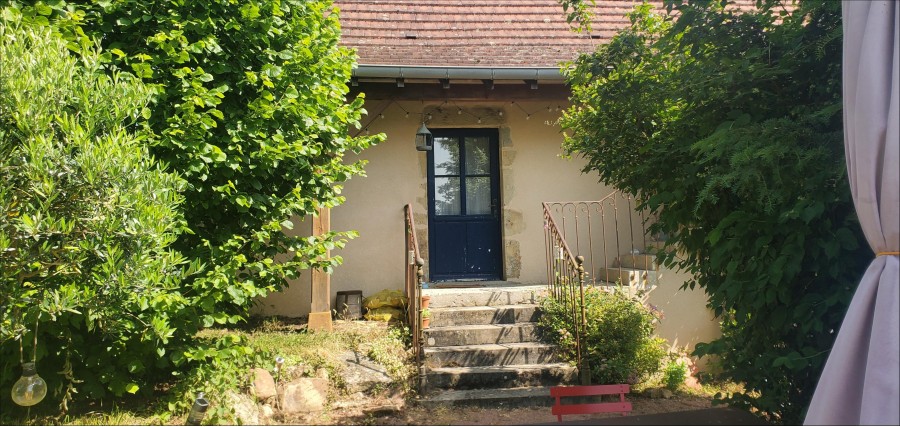 SYMPATHIQUE MAISON DE CAMPAGNE ET SON JOLI JARDIN
