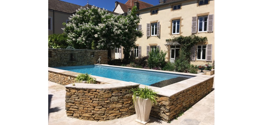 Un élégant hôtel-particulier dans le cœur historique de la petite Venise du Charolais